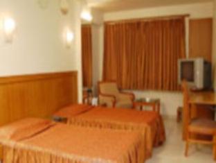 Hotel Klassic Gold อาเมดาบัด ภายนอก รูปภาพ